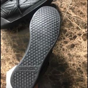 Reebok Classics size 6